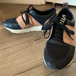 Casual Sneakers with gold detail